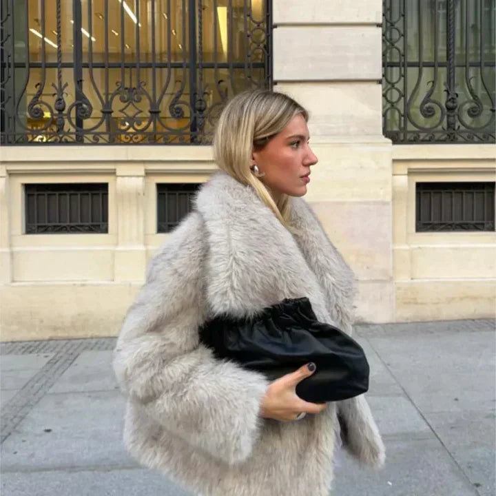 A relaxed and stylish everyday garment