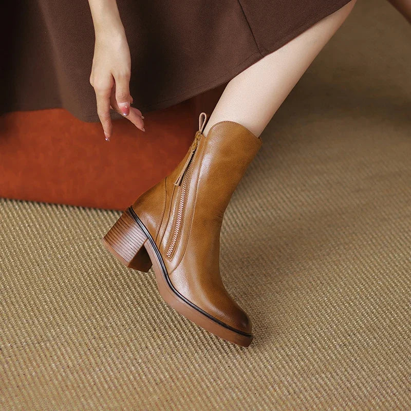 GR | Stylish boots made of high-quality leather