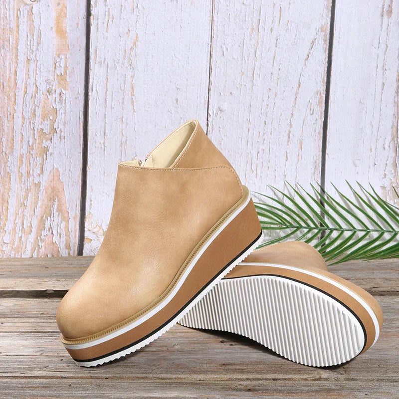 GR - Stylish ankle boots with zipper and platform