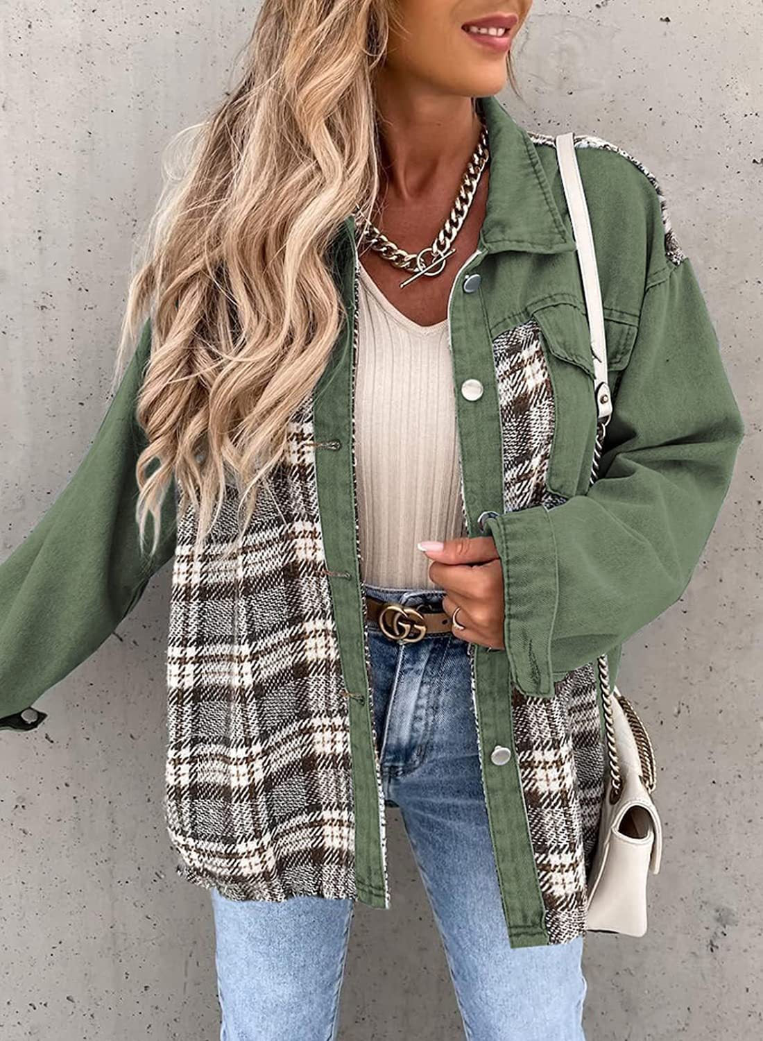 GR - Denim jacket with long sleeves and button closure
