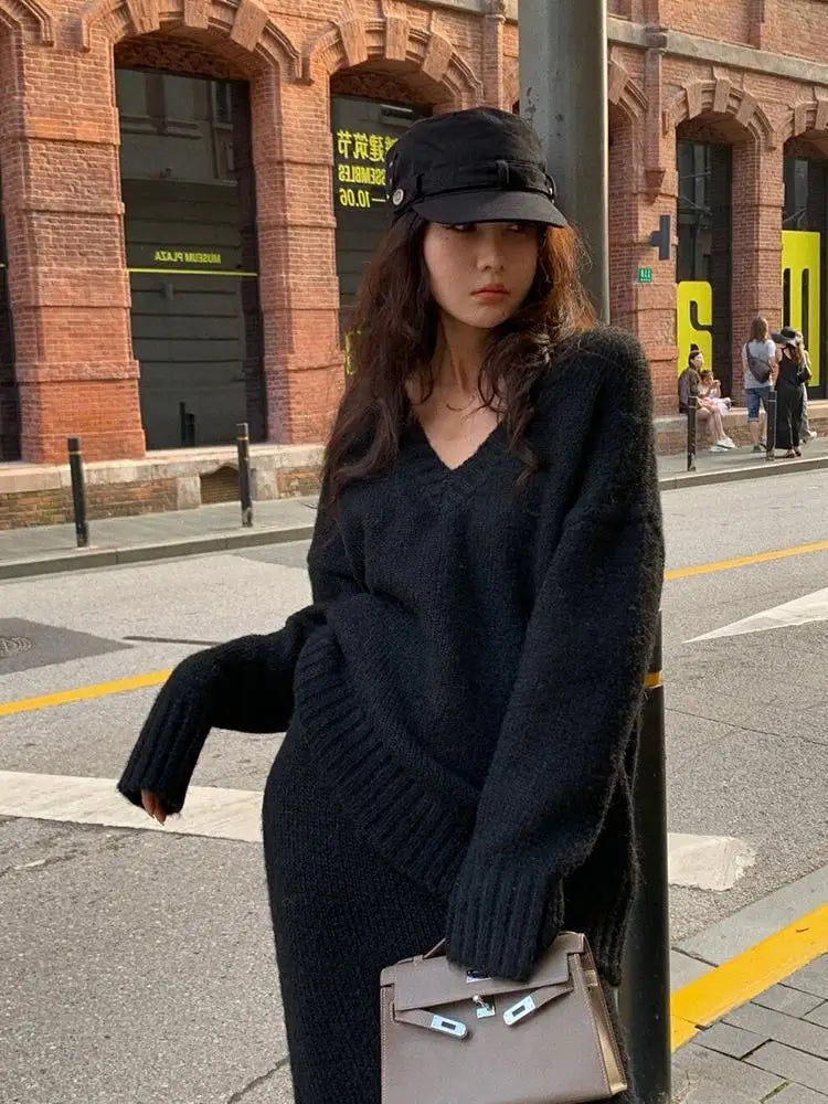 GR | Two-piece set consisting of a knitted sweater and skirt