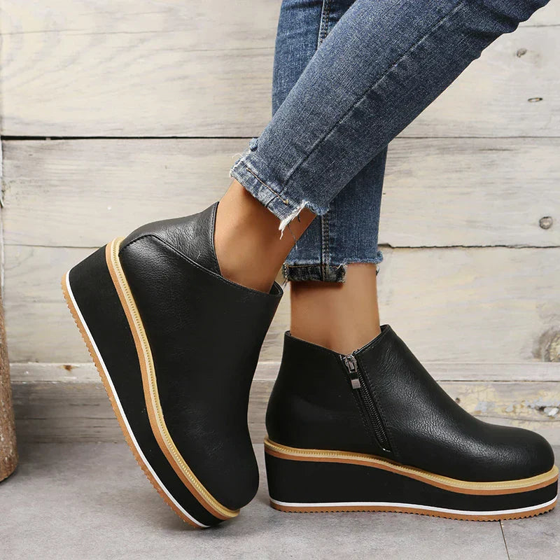 GR - Stylish ankle boots with zipper and platform