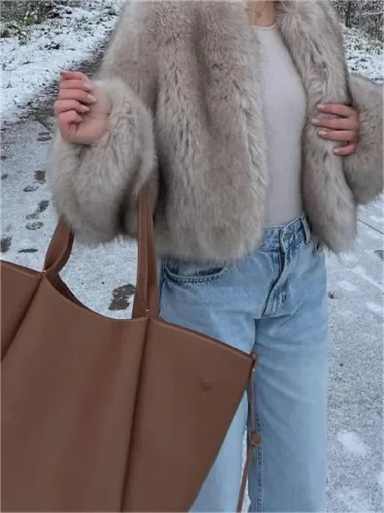 GR | Elegant faux fur coat for women – Luxurious look for cold days 