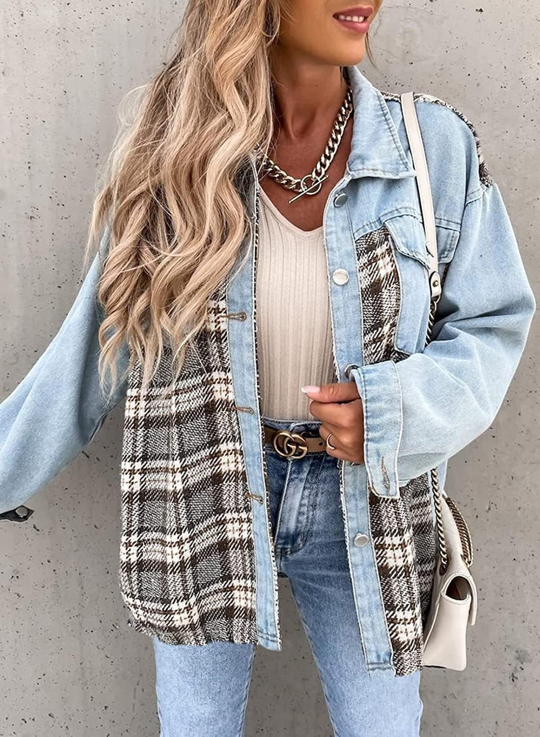 GR - Denim jacket with long sleeves and button closure