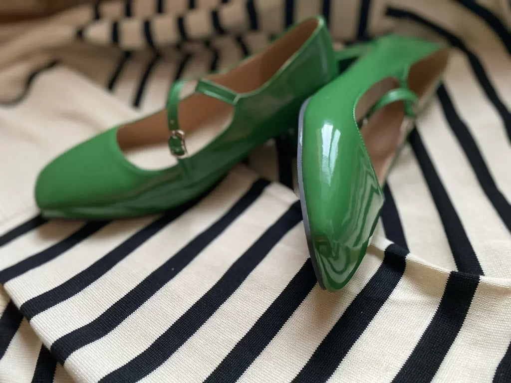 GR | Shoes with shiny block heels 