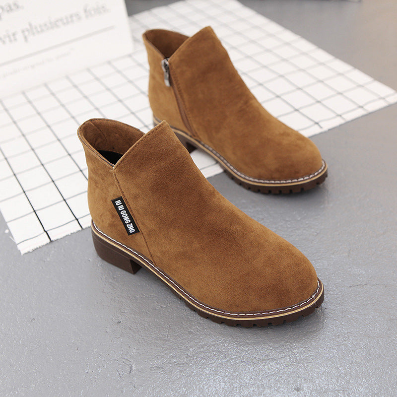 GR | Suede ankle boot with non-slip sole and side zipper