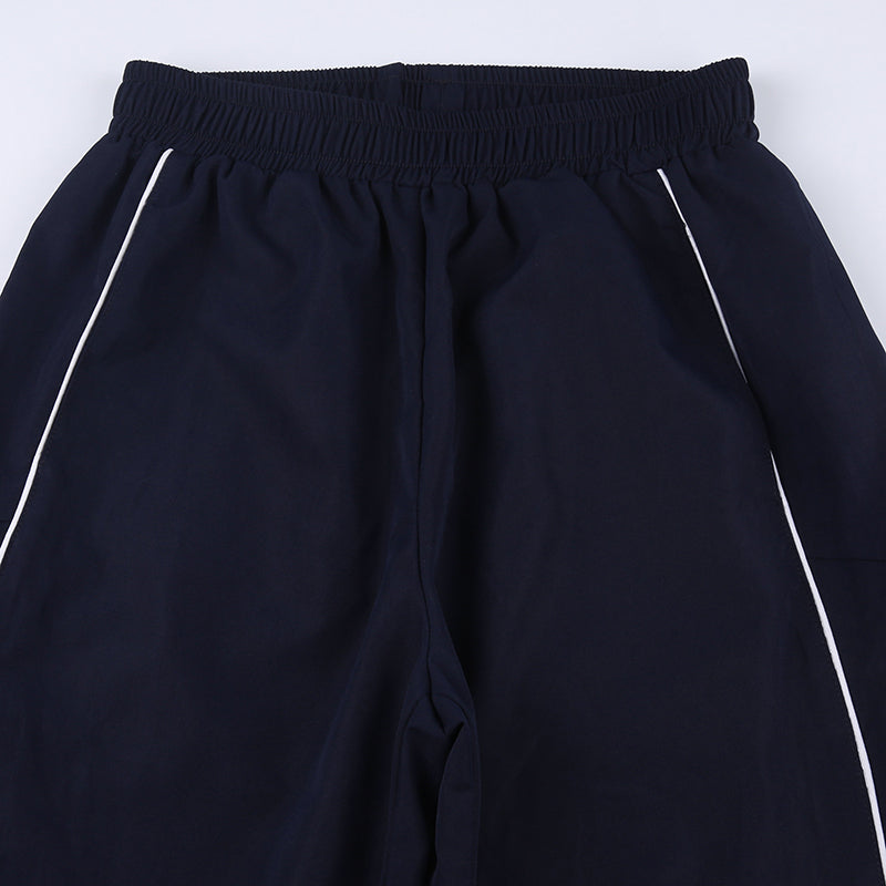 GR | Sporty training pants with stripes