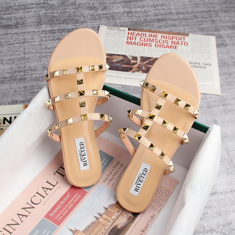 GR | Summer Women's Sandals, Casual Slippers, Flat Shoes, Simple Style, Fashionable Studded Design, Walking and Shopping, Plus Sizes