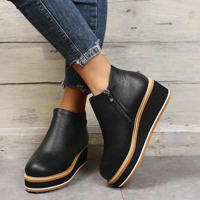 GR - Stylish ankle boots with zipper and platform
