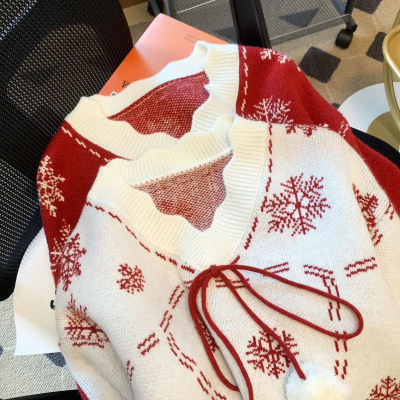 GR - Ugly Christmas sweater - V-neck with long sleeves and playful details 