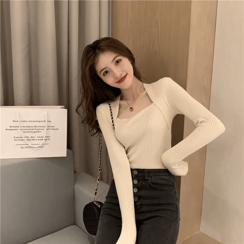 GR | Soft, warm knit sweater with square collar