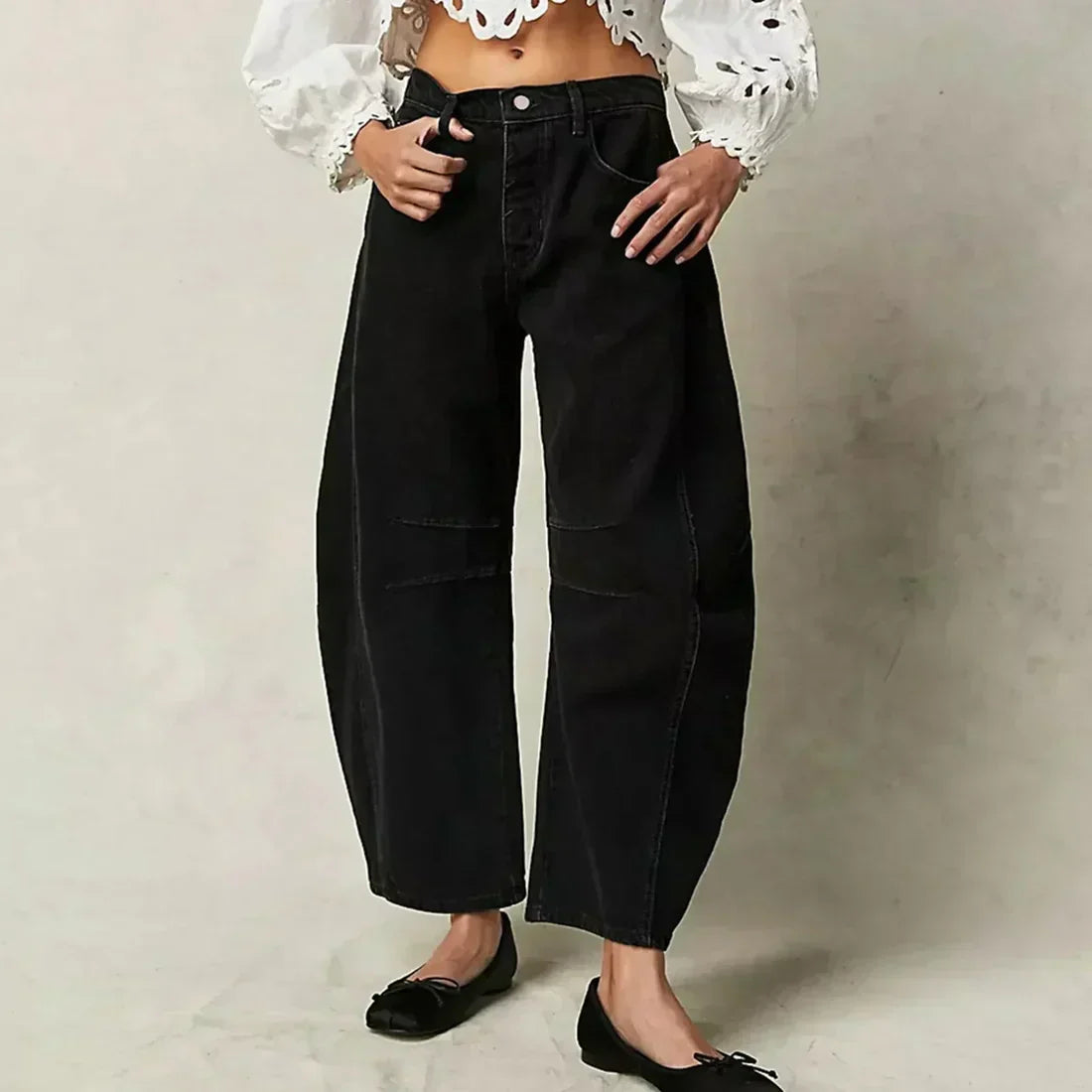 GR | Mid-rise jeans with tapered legs for women