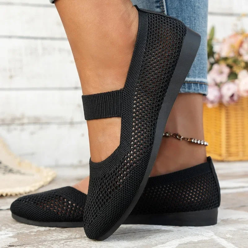 GR | Comfortable shoes with straps