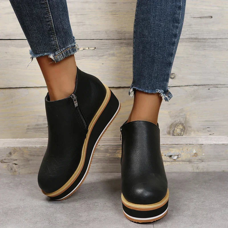 GR - Stylish ankle boots with zipper and platform