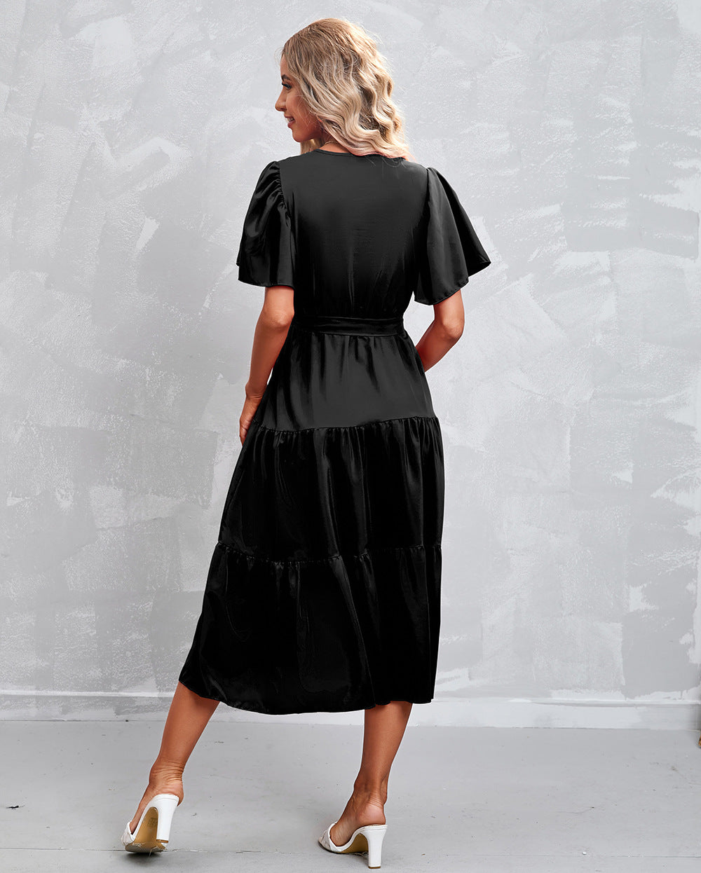 GR - Schwarzes Midikleid mit Rüschen