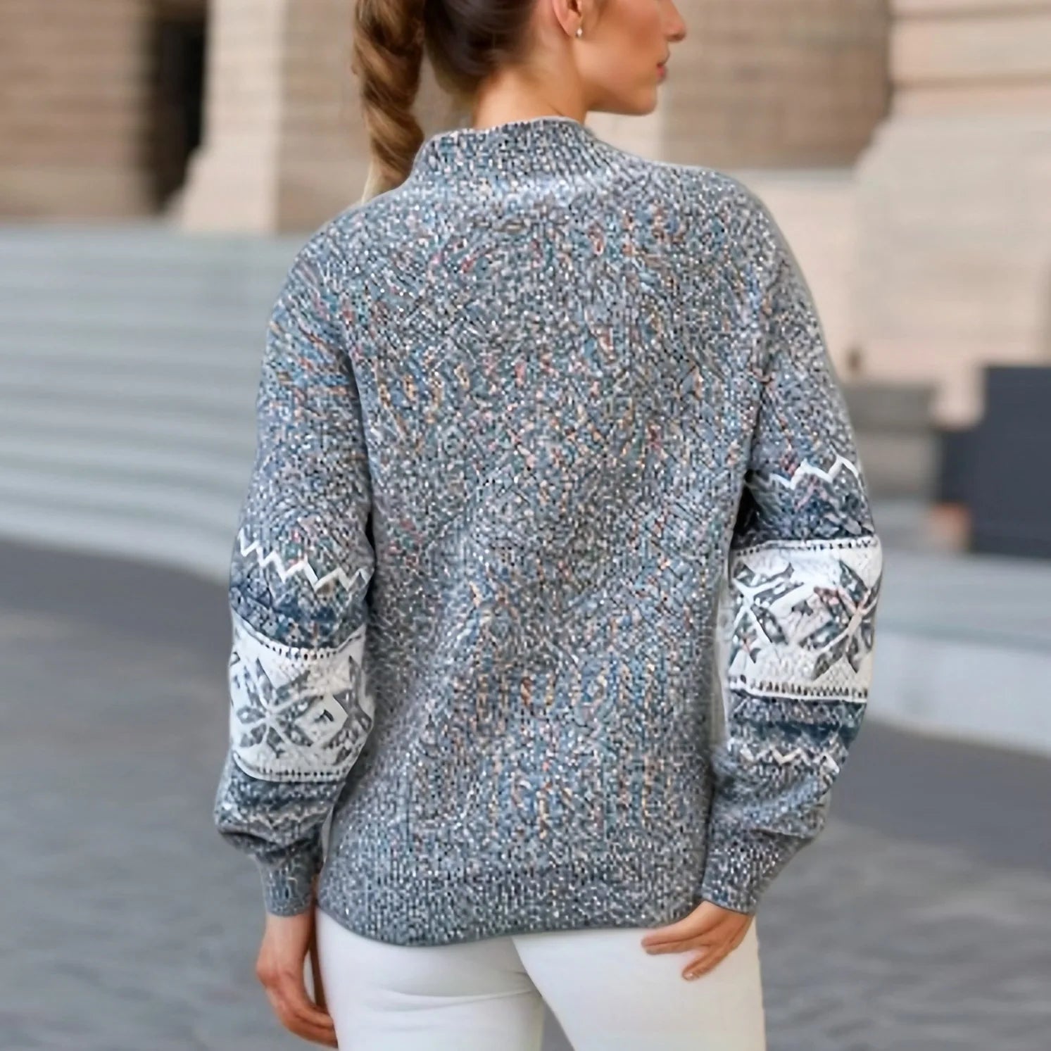 GR - Ugly Christmas sweater - Subtle snowflake pattern in classic winter style
