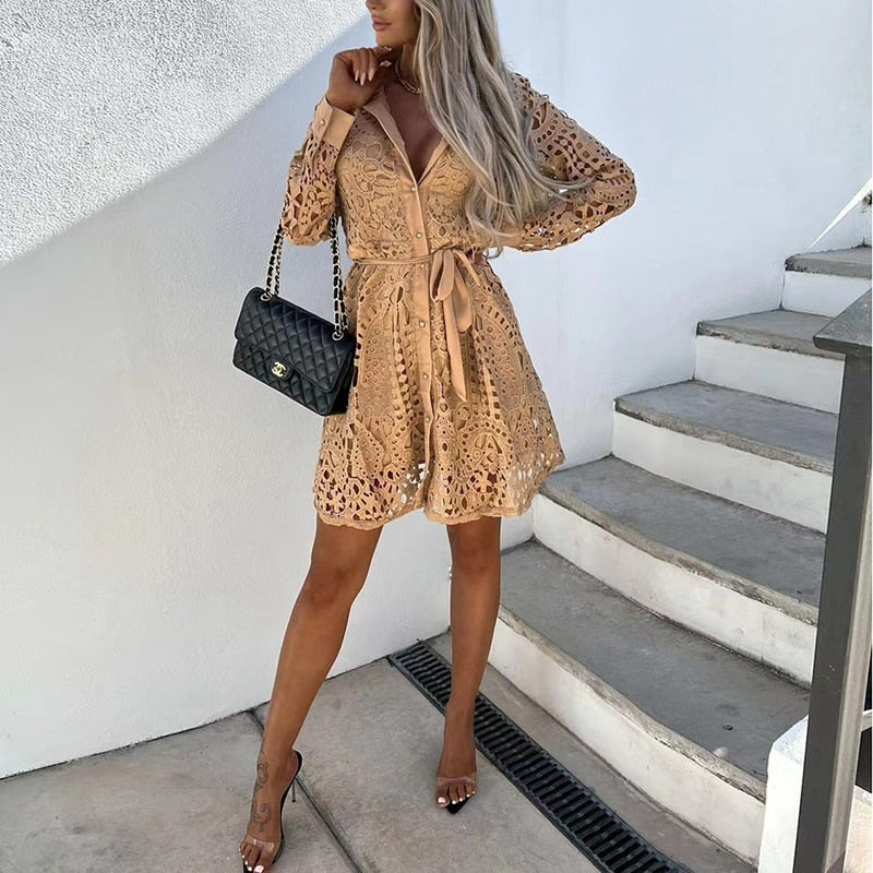 GR - Long-sleeved lace dress with V-neck