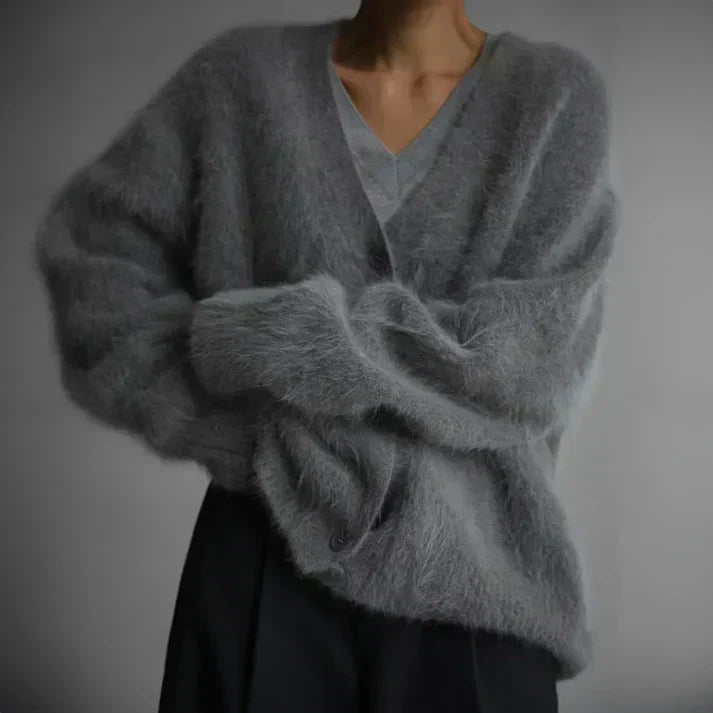 GR | Luxurious Oversized Fluffy Cashmere Sweater with Button Closure