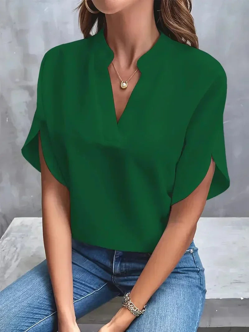 GR | Classic V-neck top – Timeless & comfortable for everyday wear