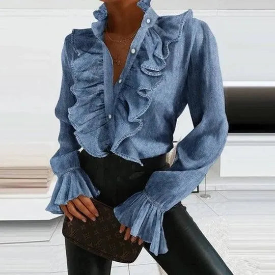 GR | Blouse with ruffles and long sleeves.