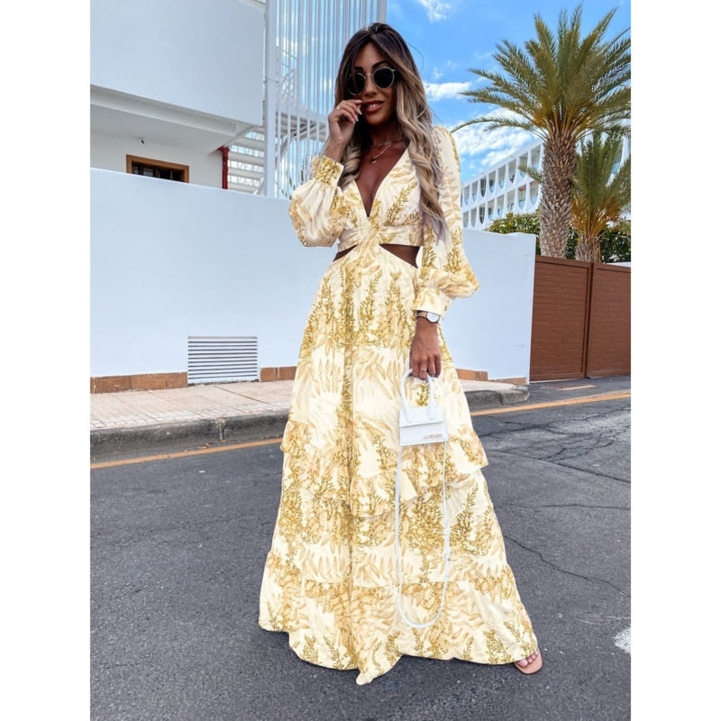 GR | Elegant dress with a neckline
