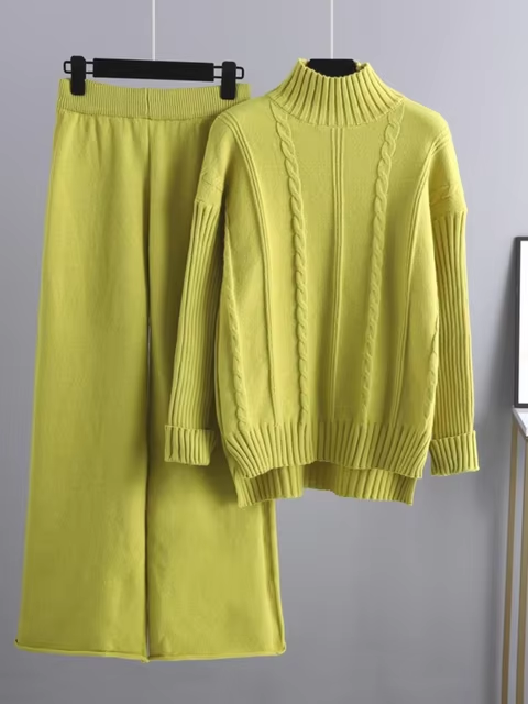 GR | Modern, elegant knit two-piece set