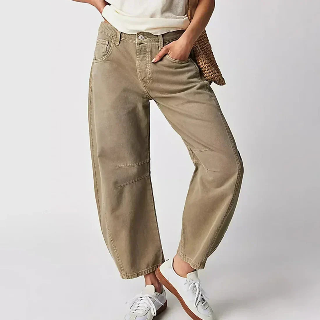 GR | Mid-rise jeans with tapered legs for women