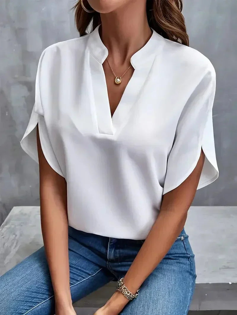 GR | Classic V-neck top – Timeless & comfortable for everyday wear