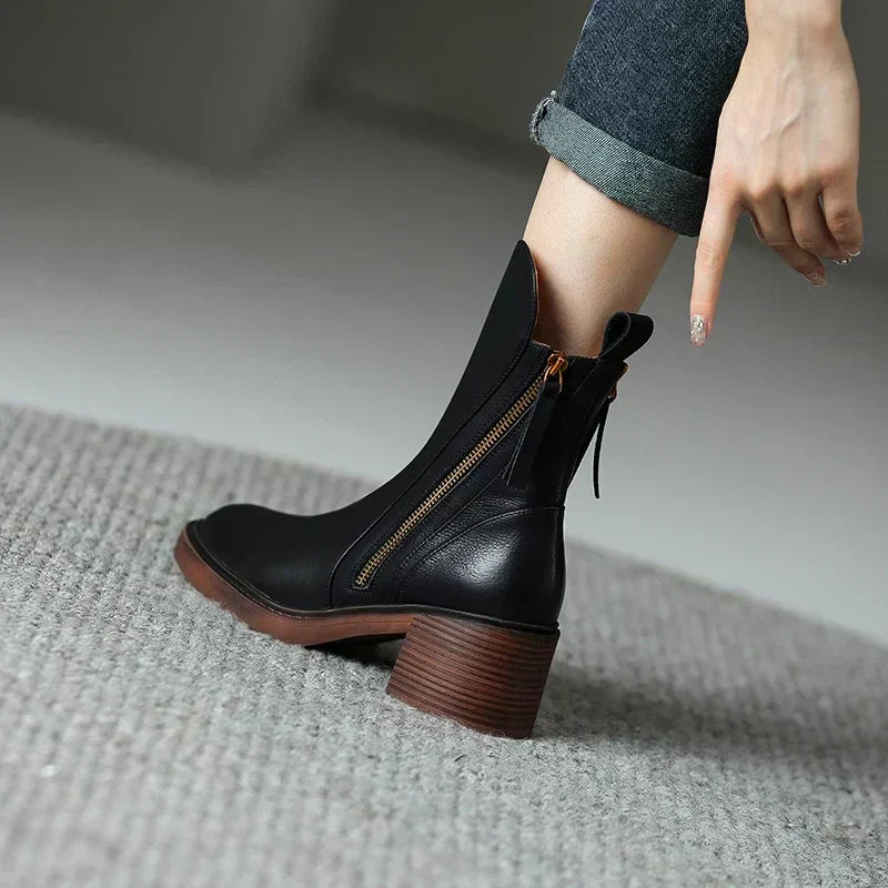 GR | Stylish boots made of high-quality leather