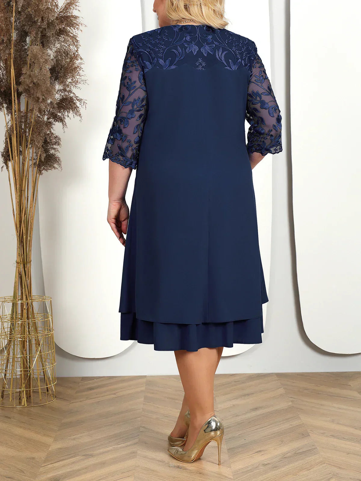 GR | Plus Size Banquet Dress with Embroidered Sleeves