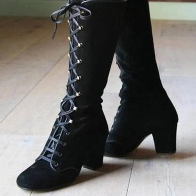 GR | Elegant knee-length lace-up boots with block heel