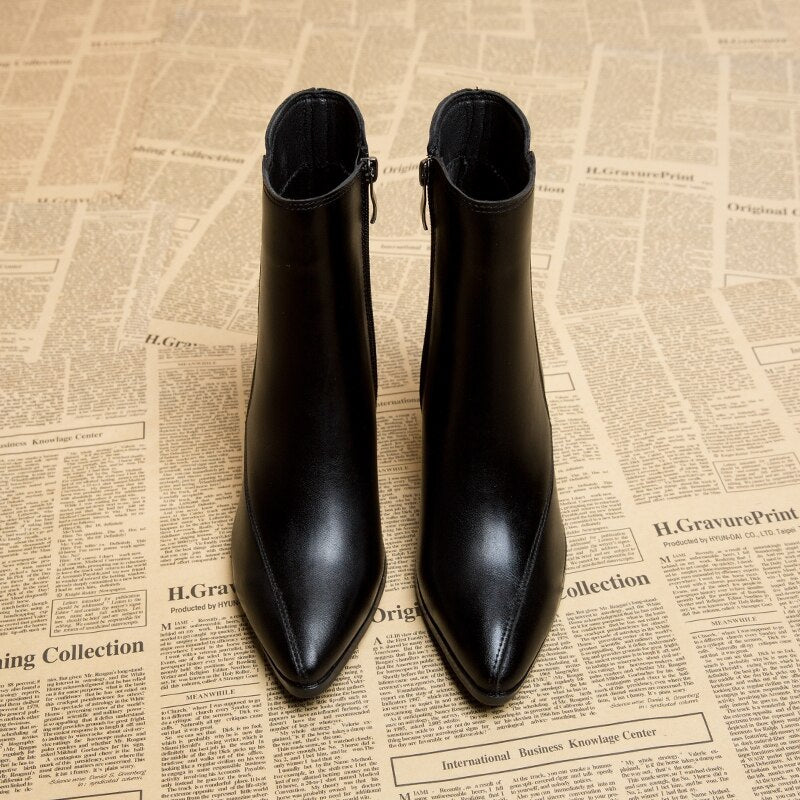 GR Women's ankle boots in style - Slim silhouette for timeless elegance