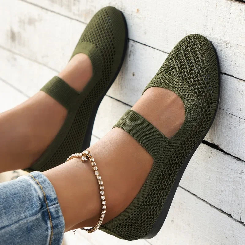 GR | Comfortable shoes with straps