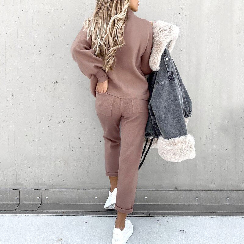 Two-piece lounge set