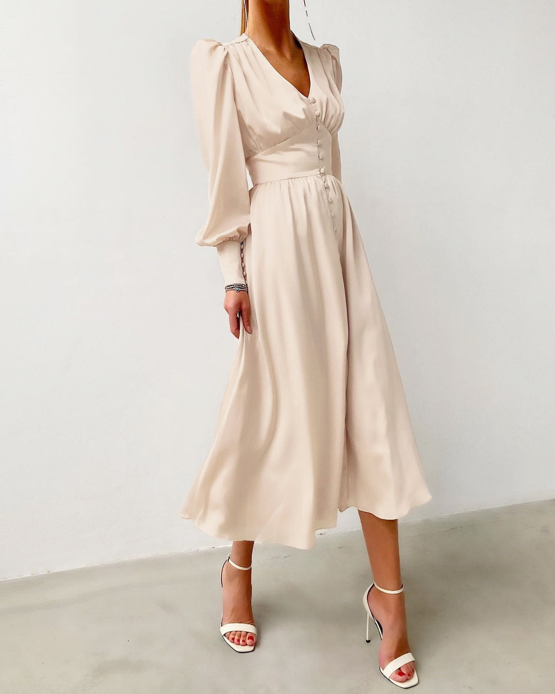 GR | Elegante Satinkleider
