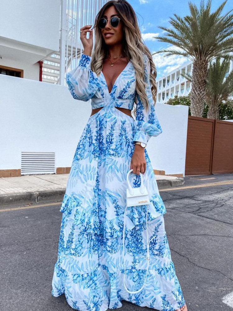 GR | Elegant dress with a neckline