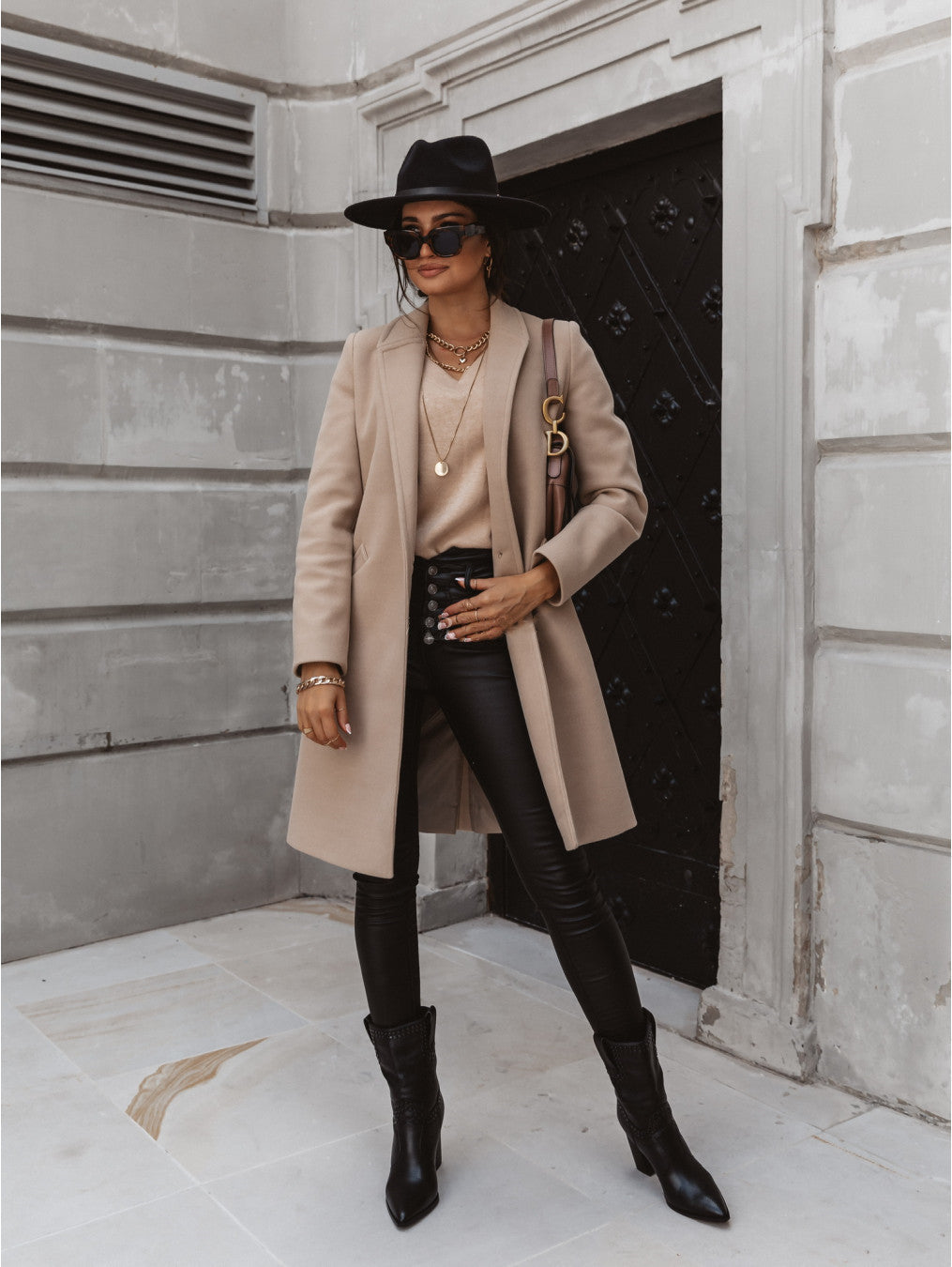 GR Long coat with lapel and button