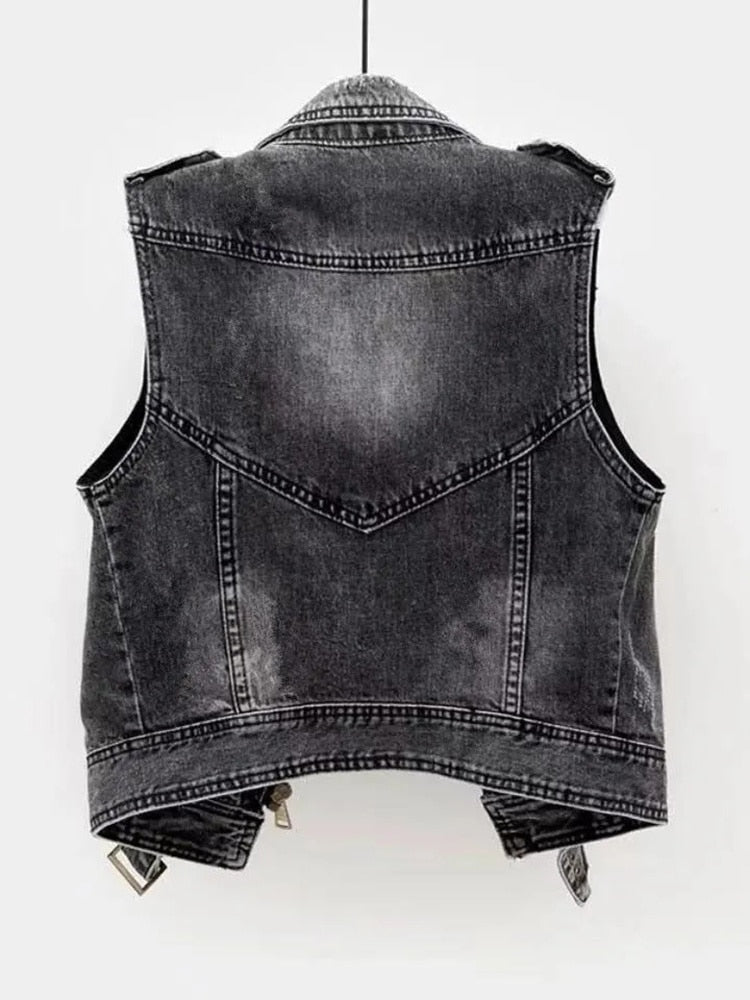 Jeans vest chic - Women's denim vest with cowboy style 