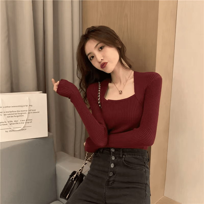 GR | Soft, warm knit sweater with square collar