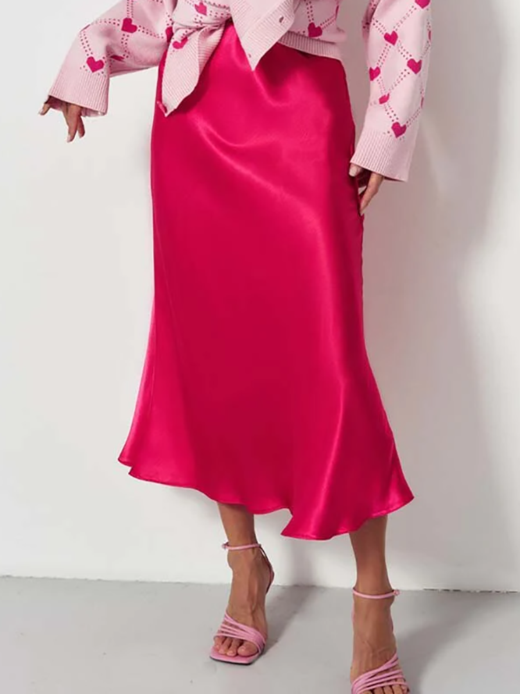GR | The elegant satin midi skirt