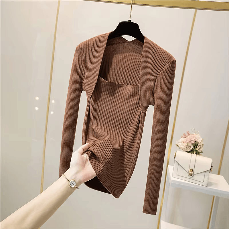 GR | Soft, warm knit sweater with square collar