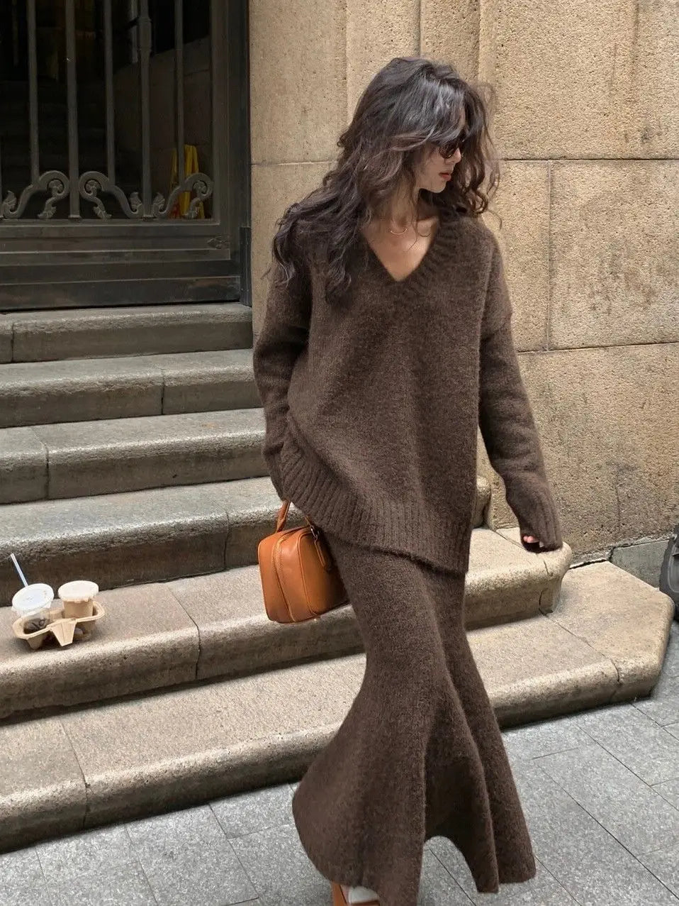 GR | Two-piece set consisting of a knitted sweater and skirt