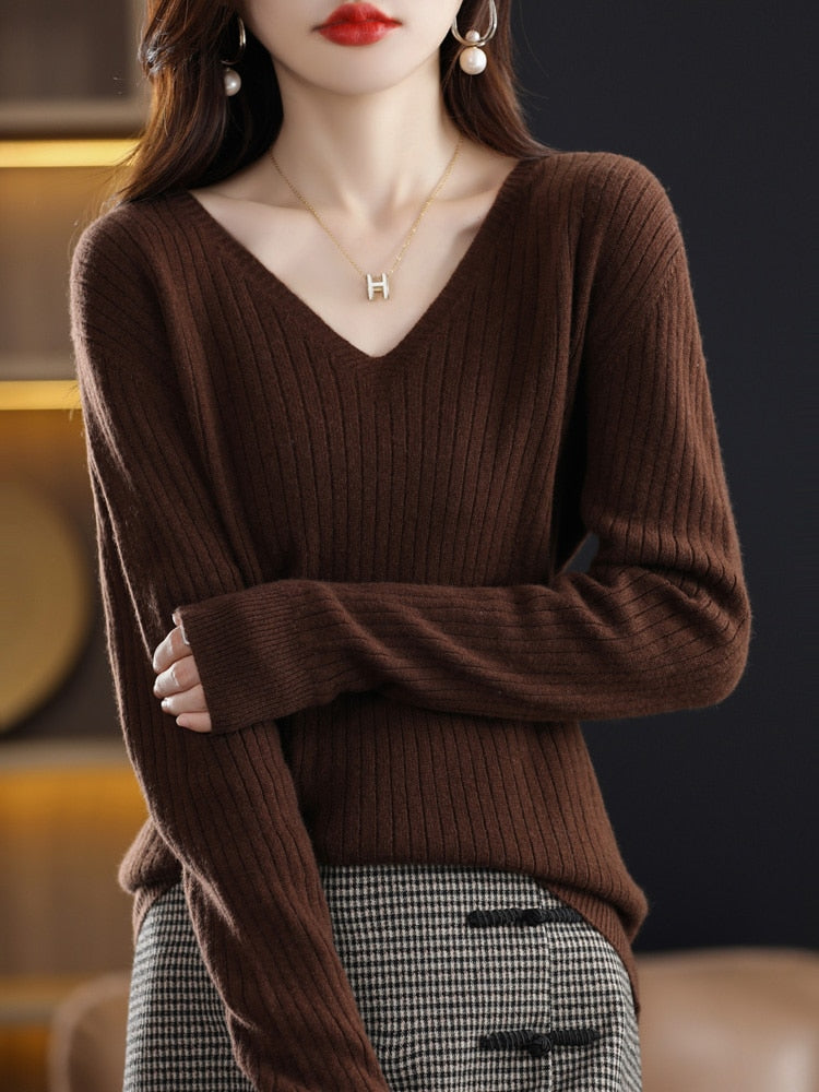 GR - V-neck knitted sweater - Women's elegant patterned sweater