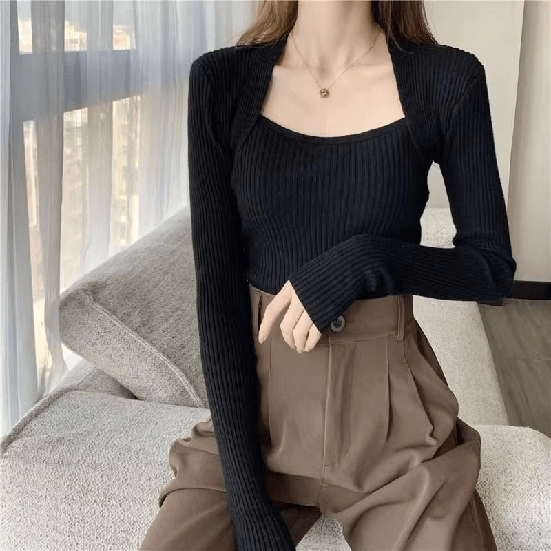GR | Soft, warm knit sweater with square collar