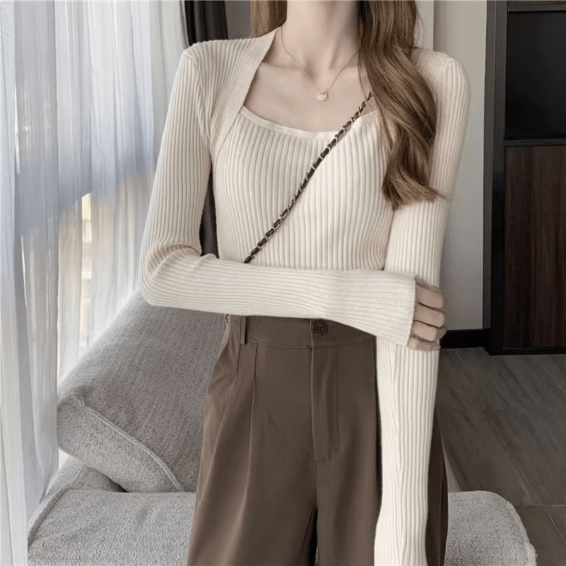 GR | Soft, warm knit sweater with square collar