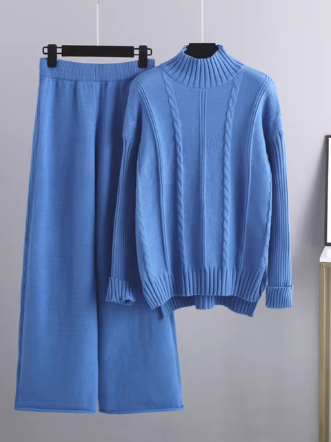 GR | Modern, elegant knit two-piece set