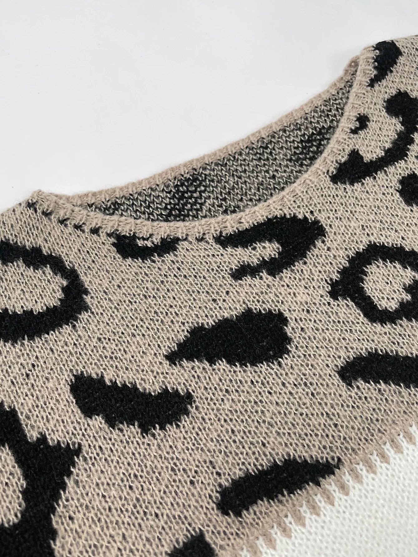 GR | Gemütlicher Moderner Pullover