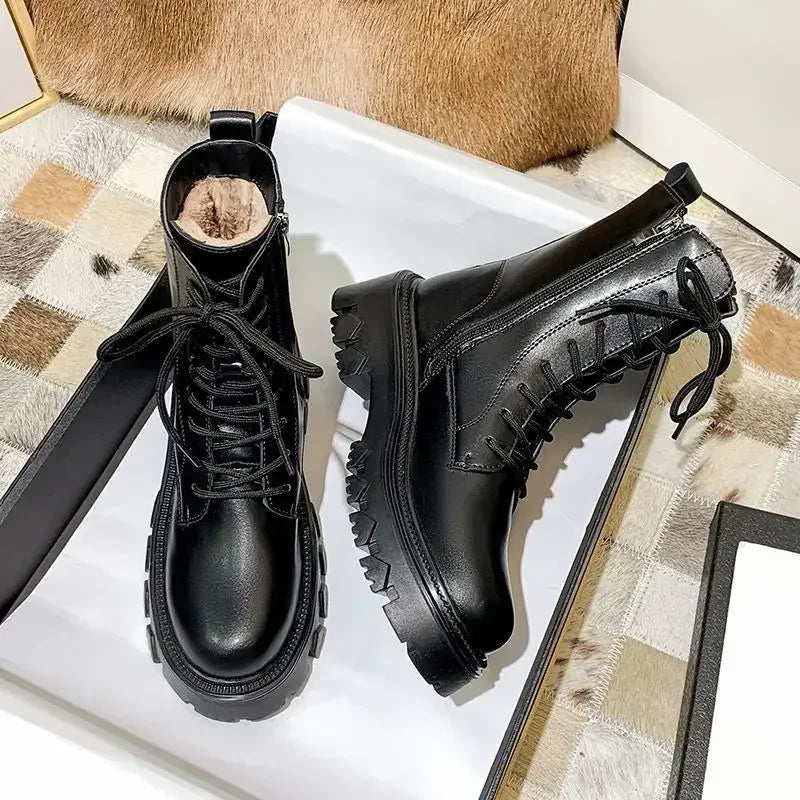 GR | Waterproof lace-up boots with fur lining