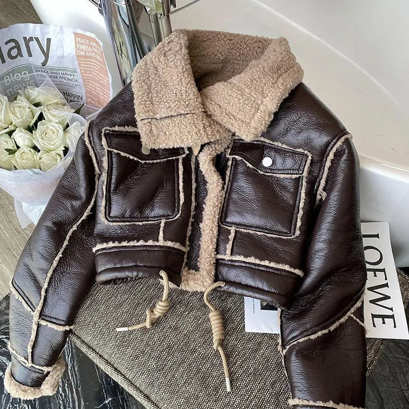 GR | Short-cut leather jacket with lambskin