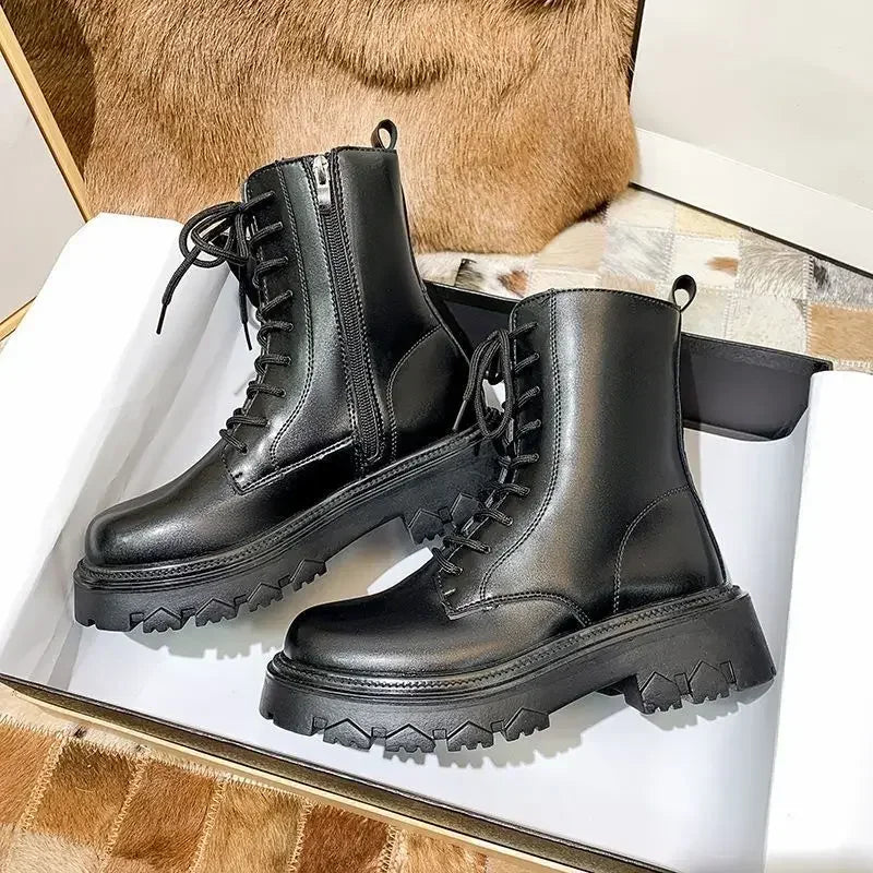 GR | Waterproof lace-up boots with fur lining
